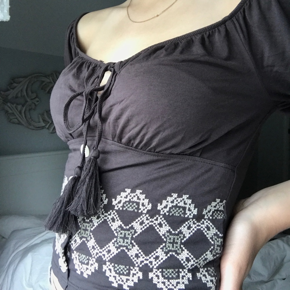 American Eagle Cropped Puff Sleeve Tie-Top